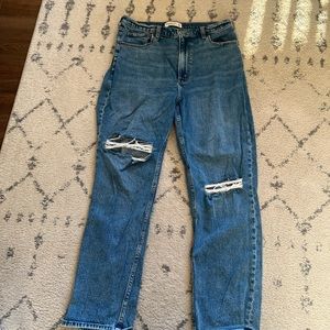 Abercrombie & Fitch Ultra Curve Love High Rise Ankle Straight Jean